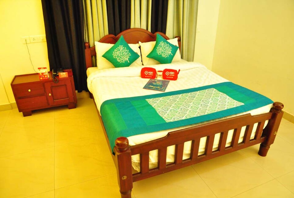 OYO 2095 Hotel Half Moon Residency, Calicut City, Calicut